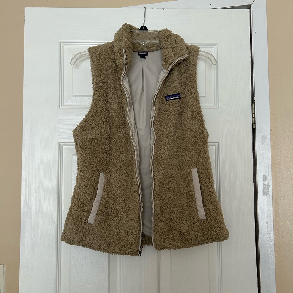 Patagonia Beige/Tan Sherpa Vest with Stand Collar